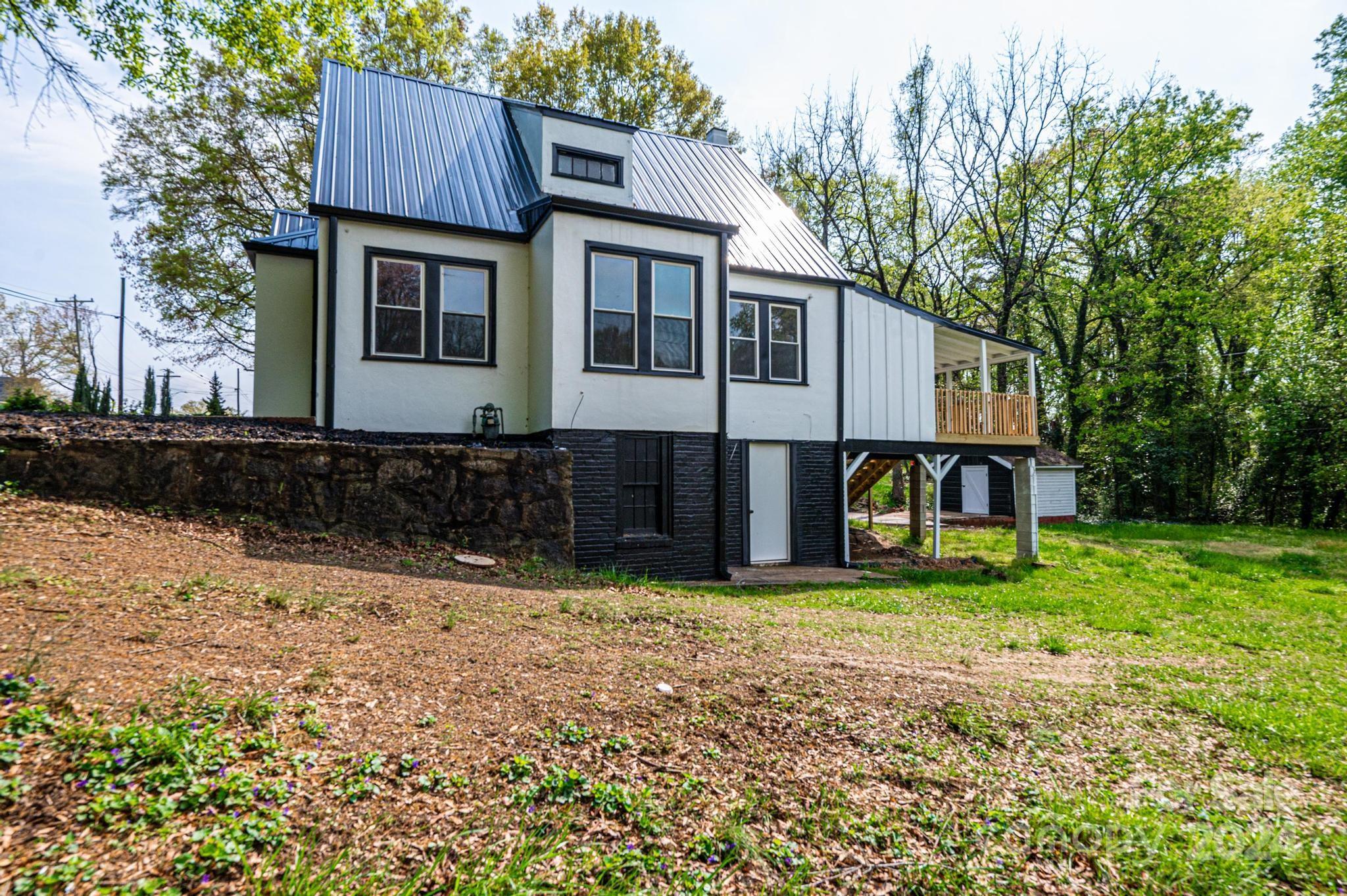 332 2nd Street Place SE