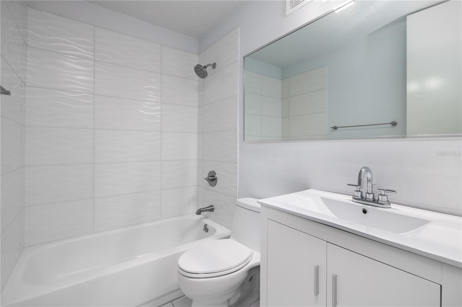 151 Av. Tte. César Luis González 3002