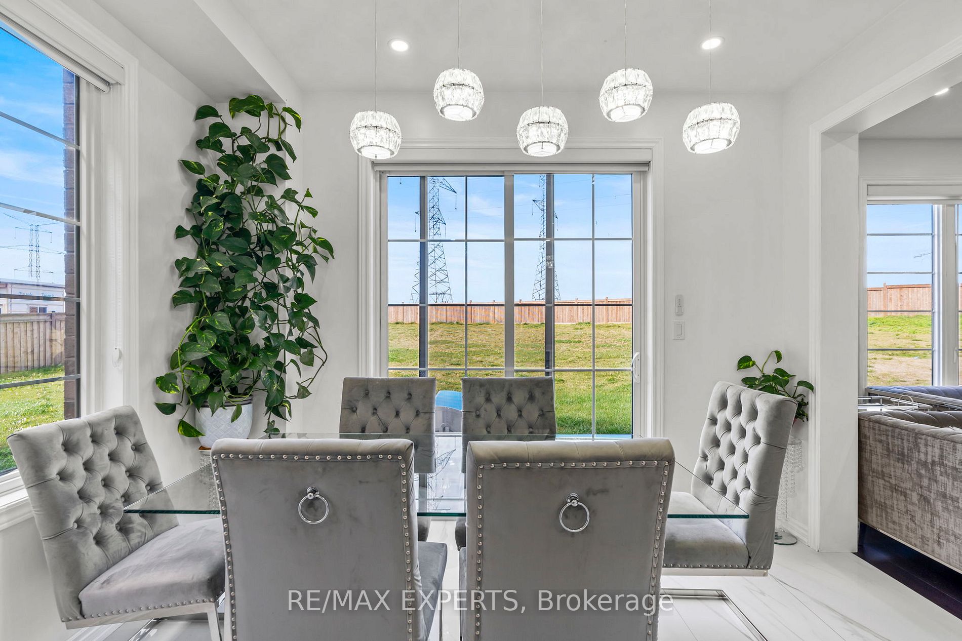 324 W Windfields Farm Dr