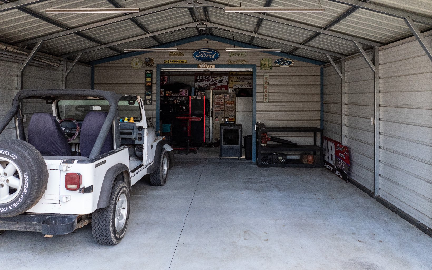 368 NE Beverly Hills Rd