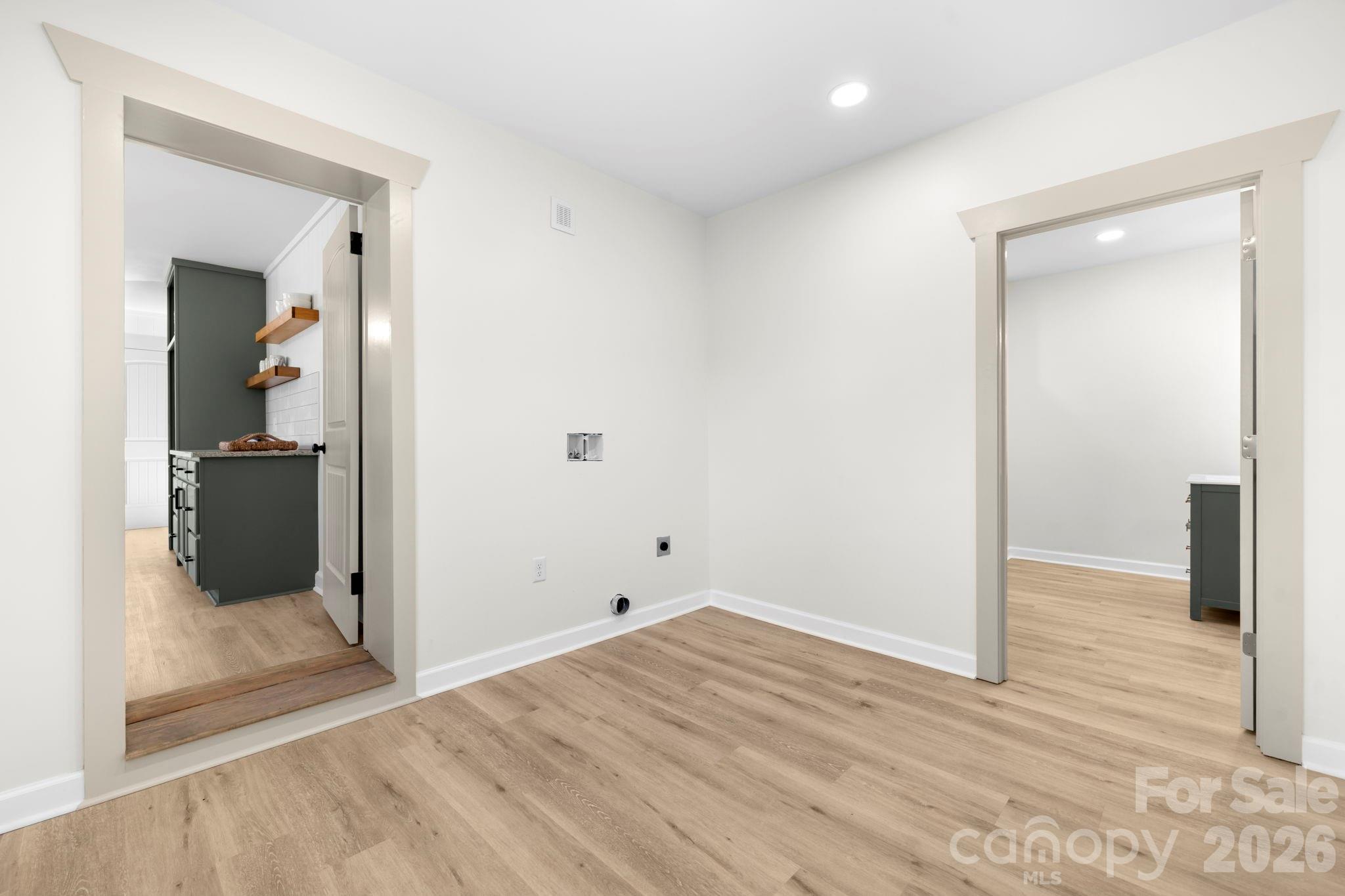 106 Royalwood Drive
