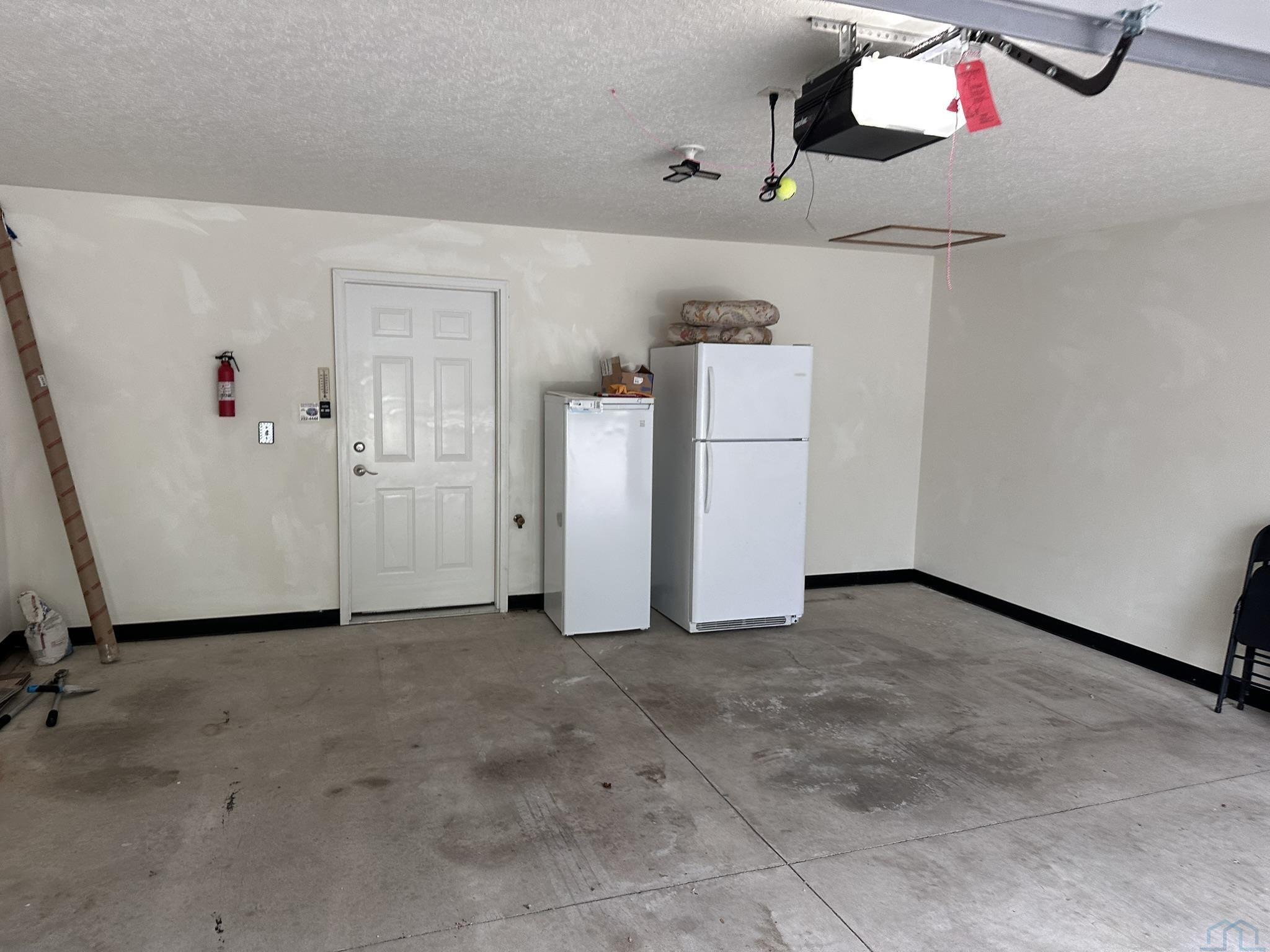 1100 Meadow View 2