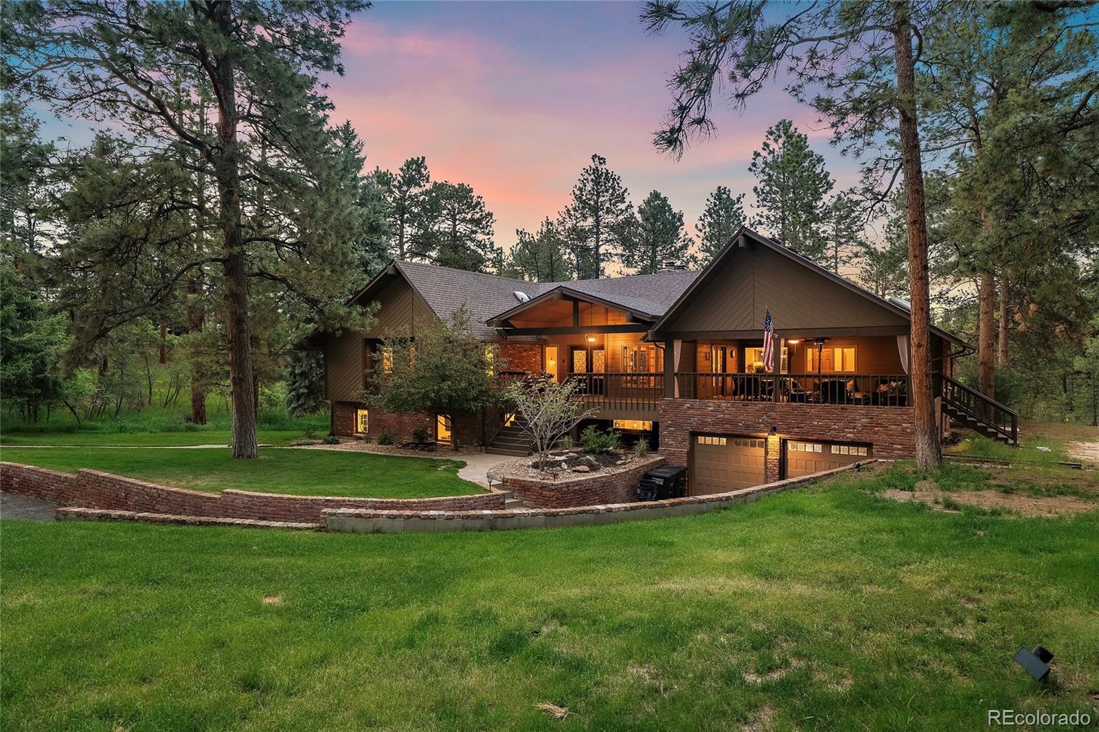 Homes for Sale in the Pinery Neigbhorhood