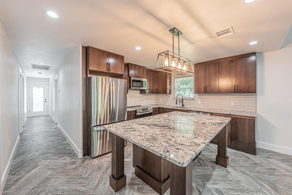 3712 Oak Meadow Street