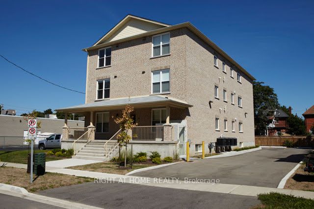 142 Nelson St