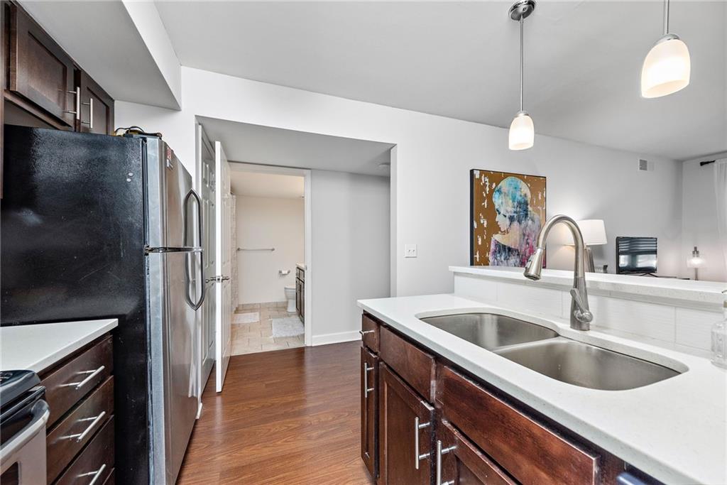 905 Washington Street 103