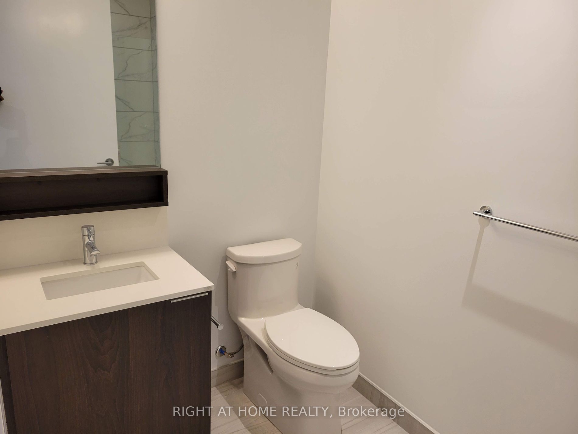 950 Portage Pkwy 6107