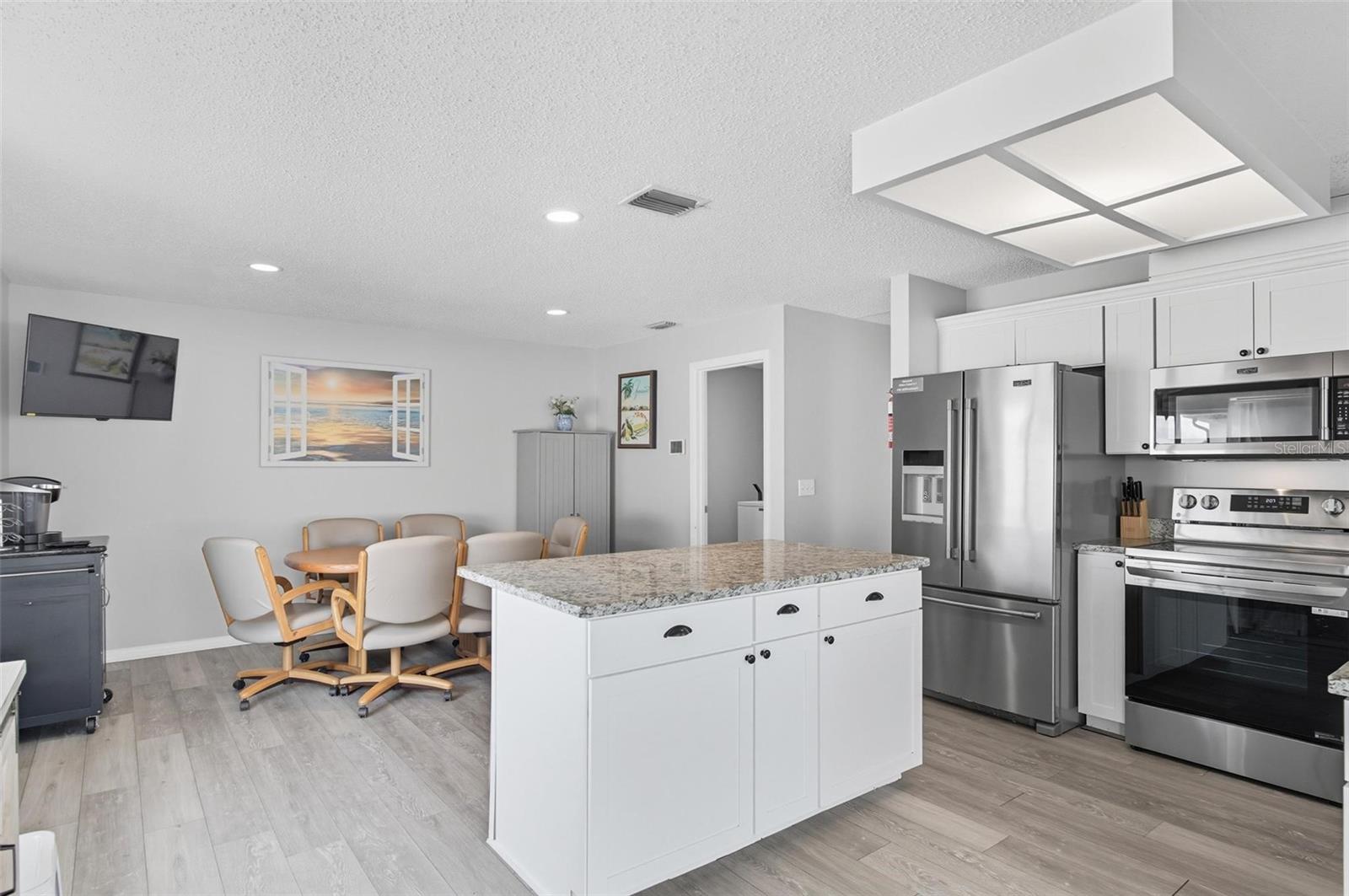 53 Cochise Court