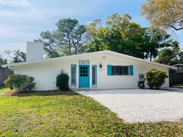 2208 Robinson Avenue