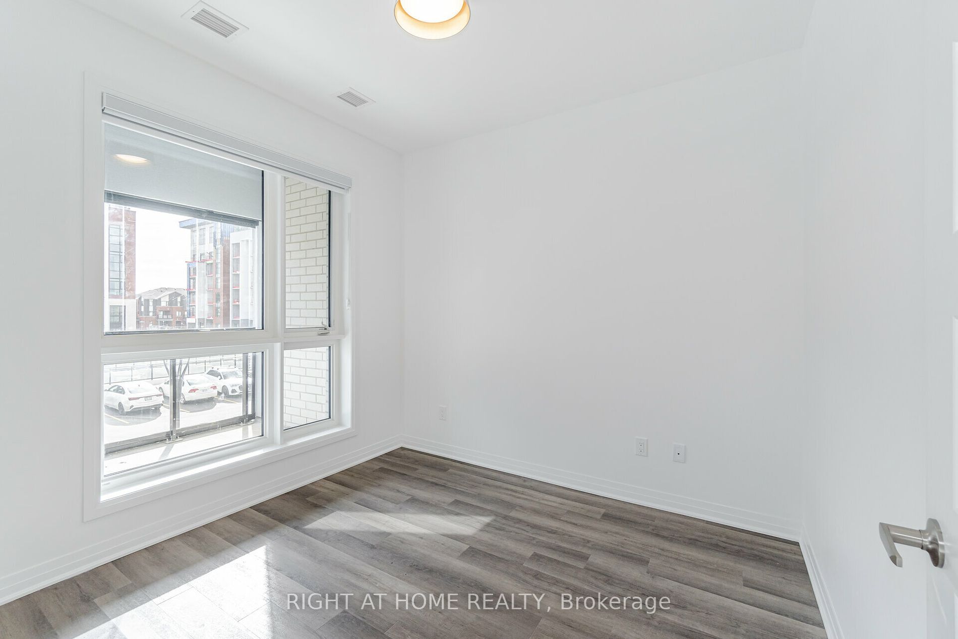 460 Gordon Krantz Ave 213