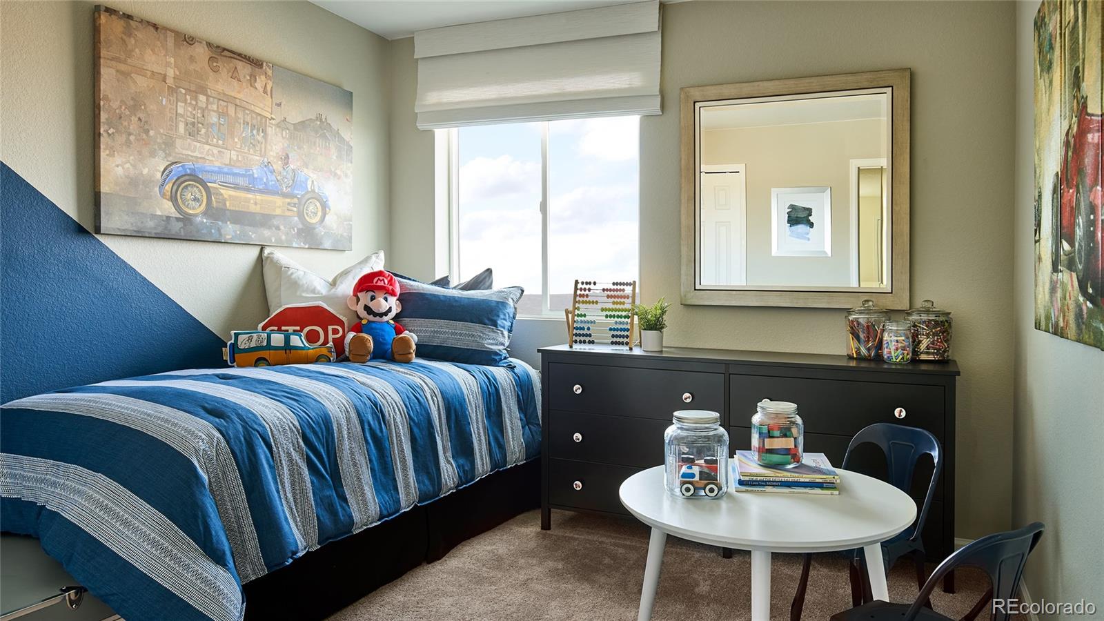 6623 N Ceylon Street