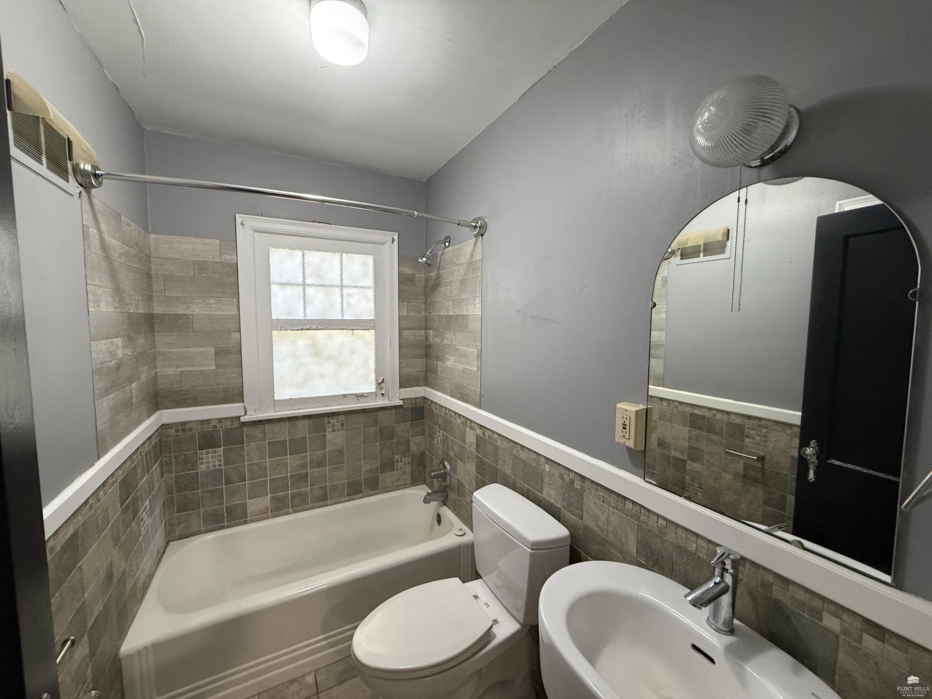 1021 Bertrand Street