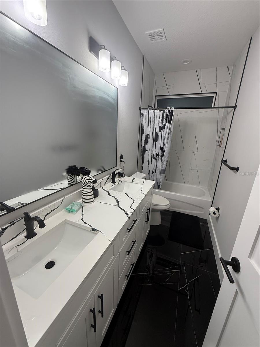 2308 W Saint Louis Street 1/2