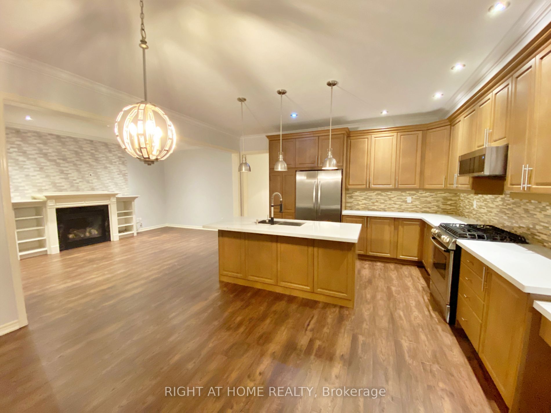 3126 Trailside Dr