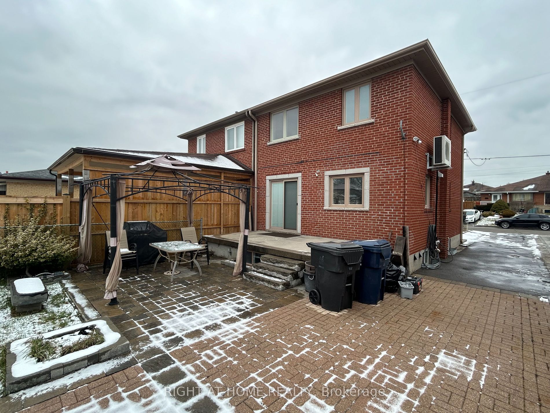 9 Snowood Crt