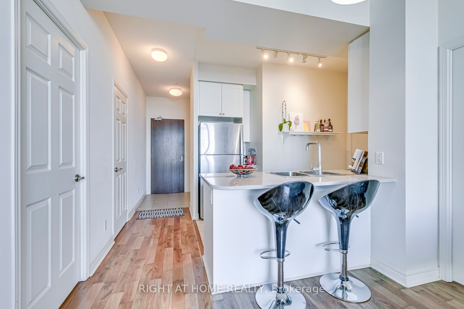 339 W Rathburn Rd 601