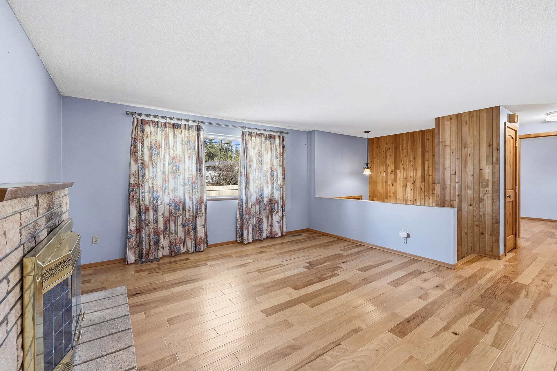 3433 W Wellesley Ave Ave