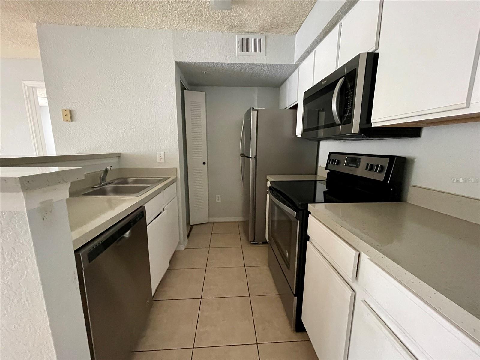 2213 Grand Cayman Court 1121