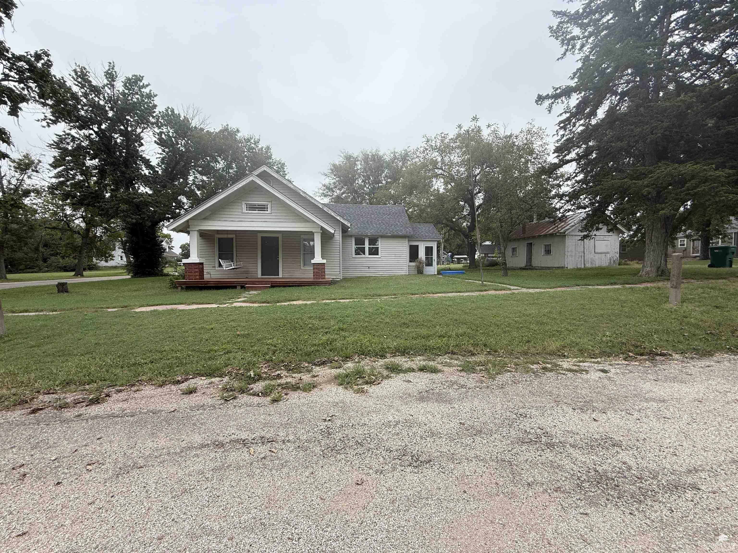 216 W Elm Street