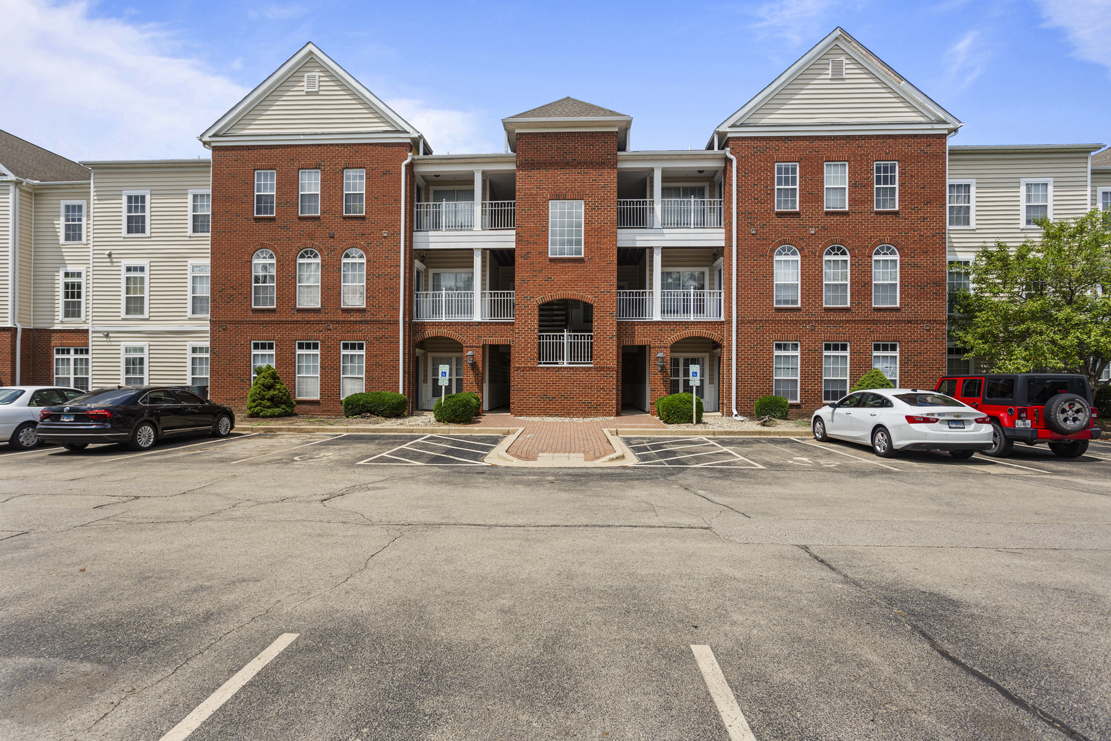 1903 N Lincoln Avenue 222