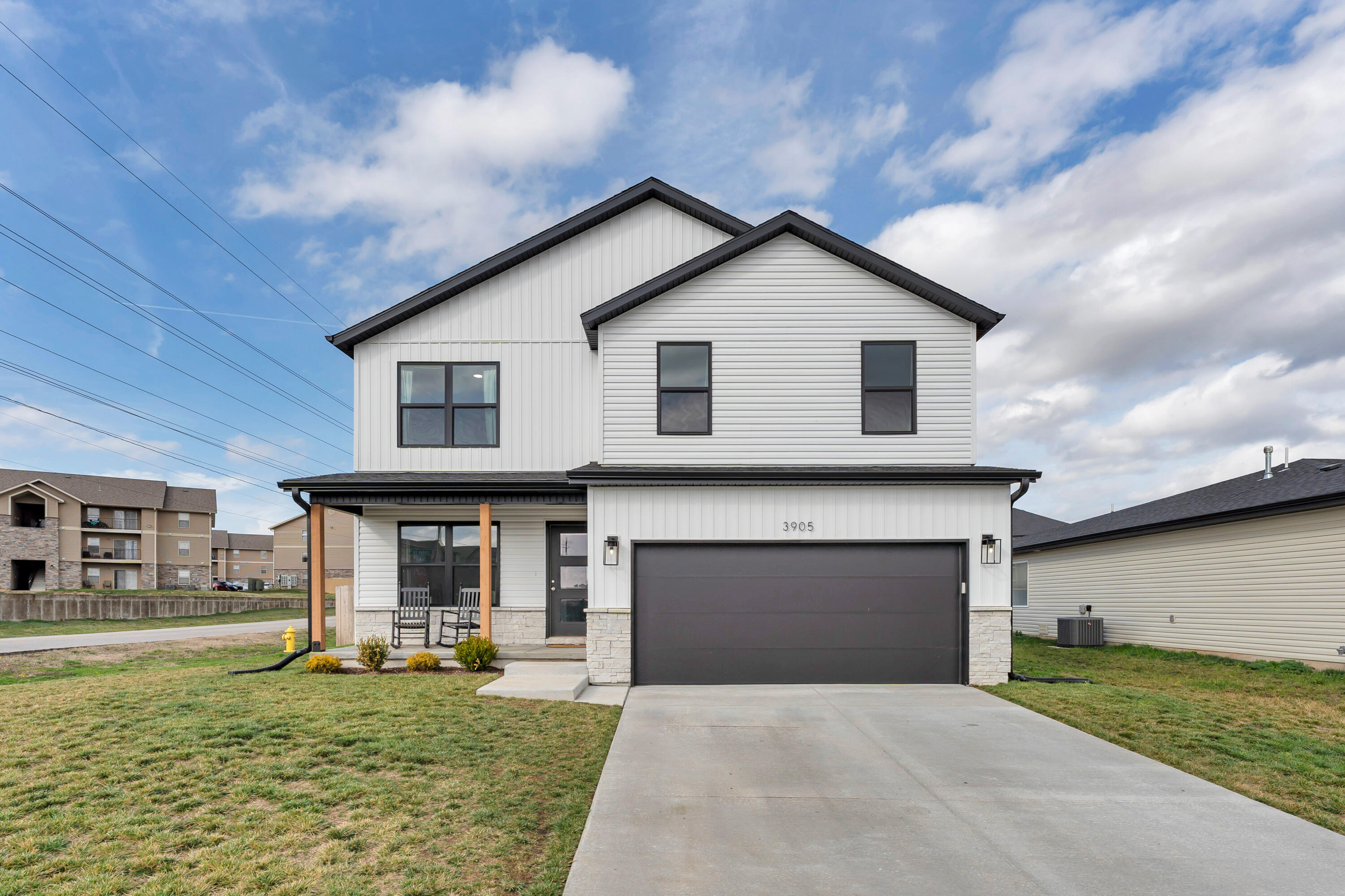 3905 E Linden Lane