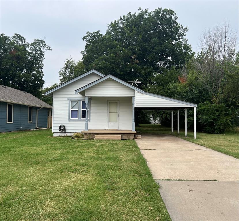 Come see this charming and beautifully updated 2-bedroom, 1-bath home, just a block from Jefferson Elementary! Located on the desirable east side of Norman, this cozy 702 SQFT home offers a perfect blend of comfort, character, and potential.

Step inside to find a remodeled kitchen and bathroom, featuring modern finishes and updated stainless steel appliances. The kitchen also includes an adorable refrigerator that adds to the home’s unique charm. You'll enjoy a mix of parquet, carpet, and vinyl flooring, with a smart layout that makes the most of every square foot.

Recent updates include new energy-efficient vinyl windows, helping lower utility bills while enhancing comfort. Outside, the home sits on a huge lot with plenty of space for entertaining, gardening, or future expansion. A covered carport and driveway parking offer convenience, while three backyard sheds provide tons of extra storage.

This is an incredible opportunity to own a cozy, updated home full of charm and future potential. Come see it for yourself—you won’t want to miss it!