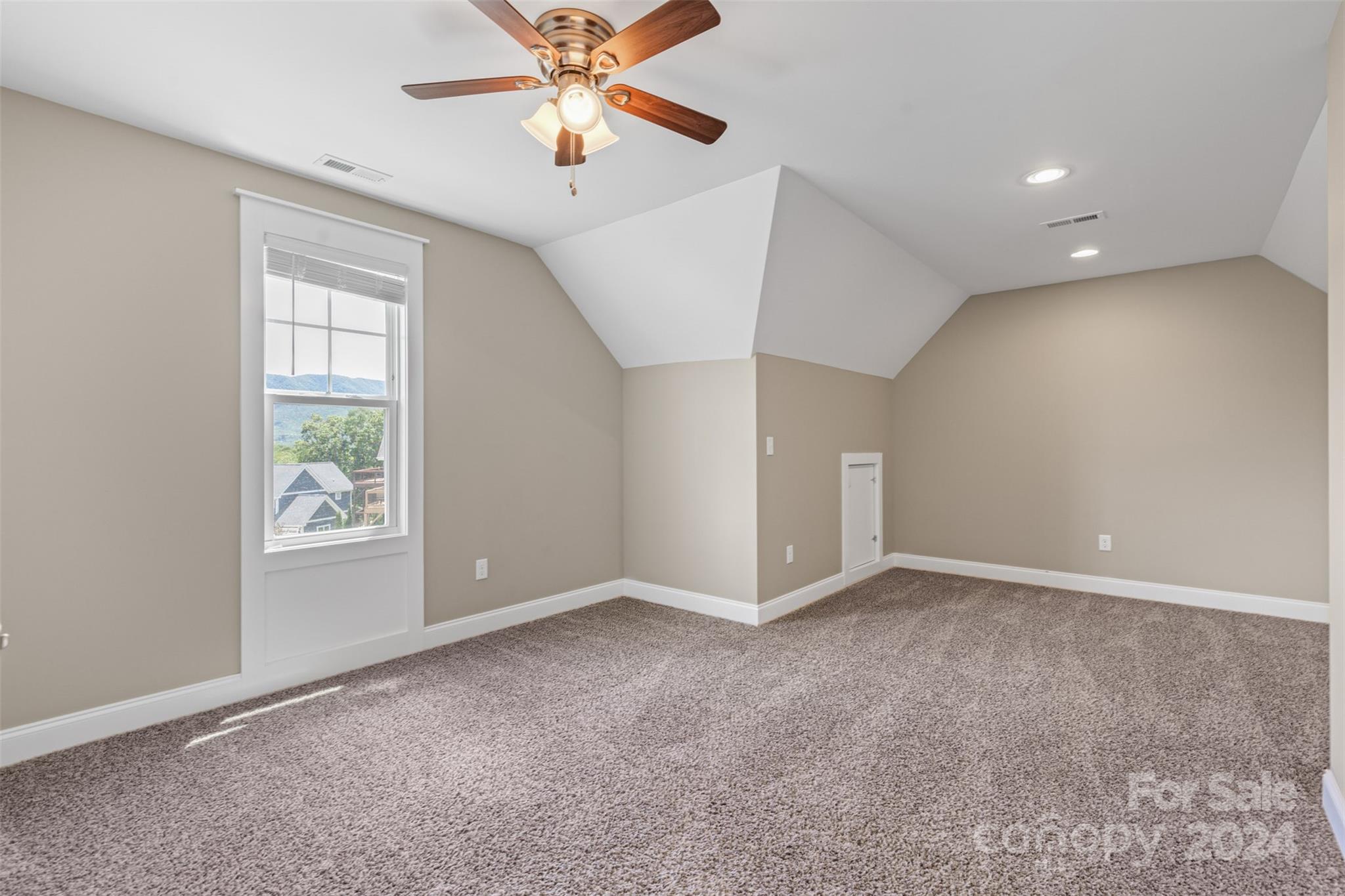 52 Tudor Way