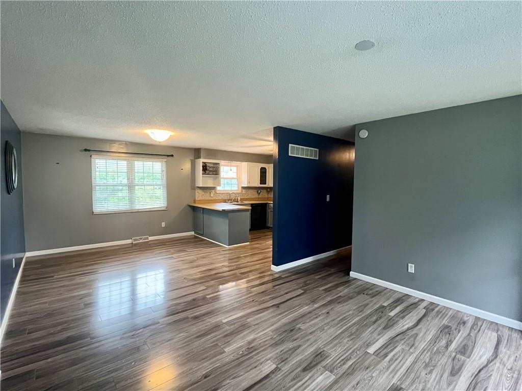 1 N Vine View Street