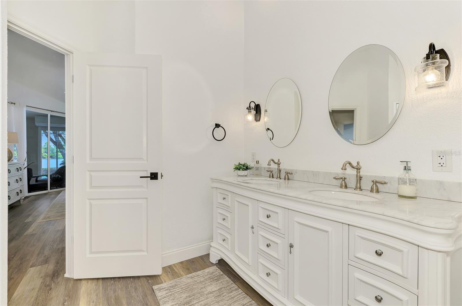 14518 Bridgeview Lane