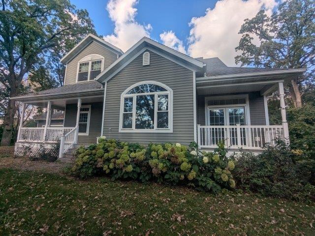 920 Oakcrest Drive