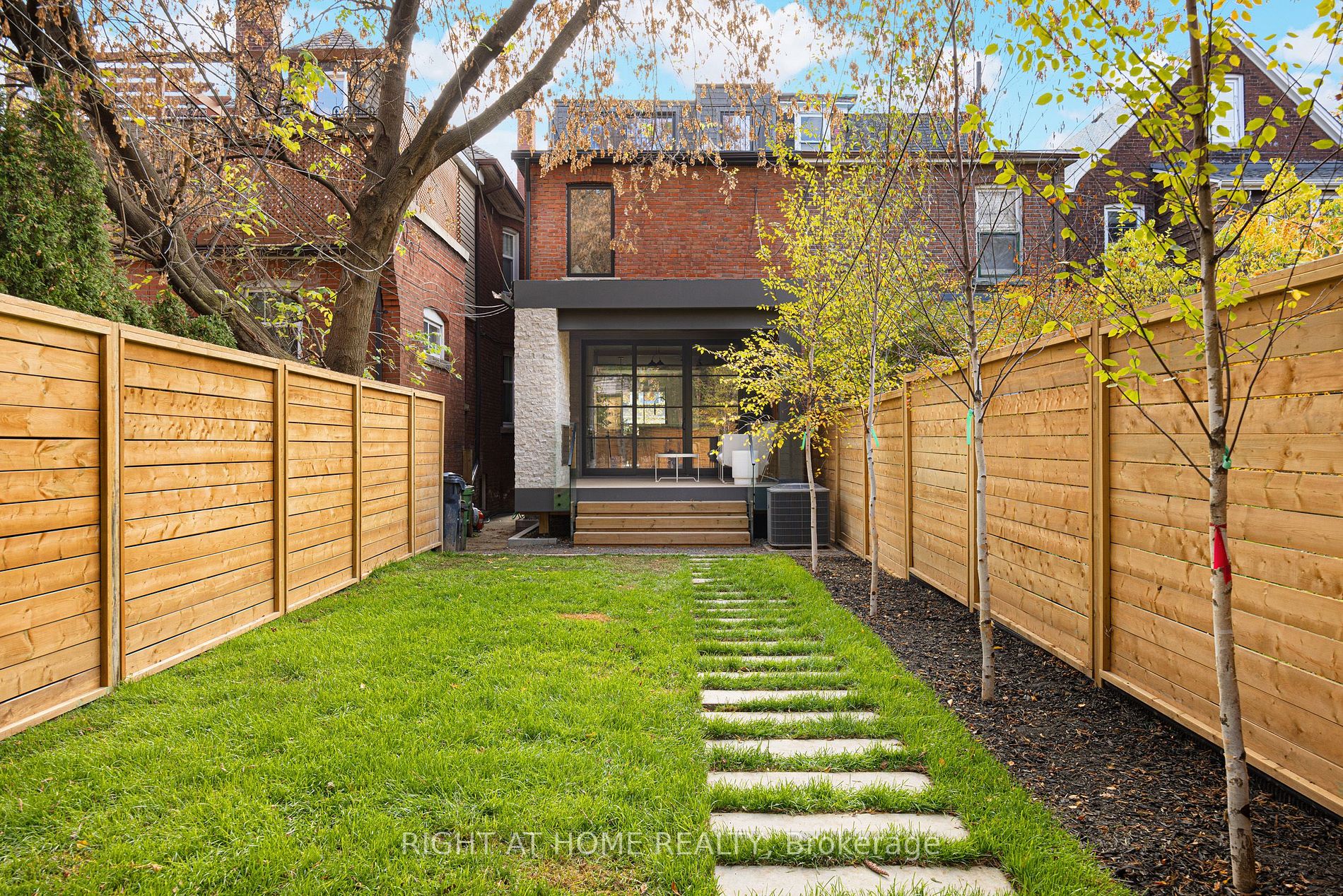 196 Fern Ave