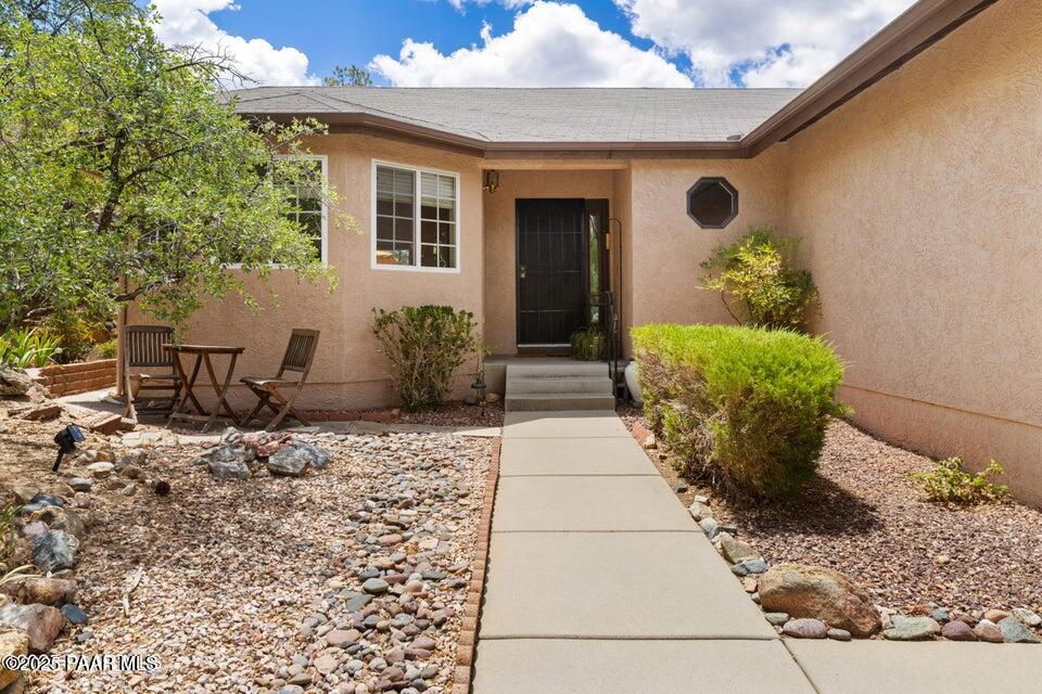 Fantastic rental in the heart of Prescott. Just a  few minute drive to downtown, hiking, biking, restaurants and schools.  This lovely 3 bedroom, 2 bath home offers a light bright open kitchen with granite counters, lots of kitchen cabinets, tile and wood floors, private back patio, large yard and just  under .25 of an acre. Small pets allowed.