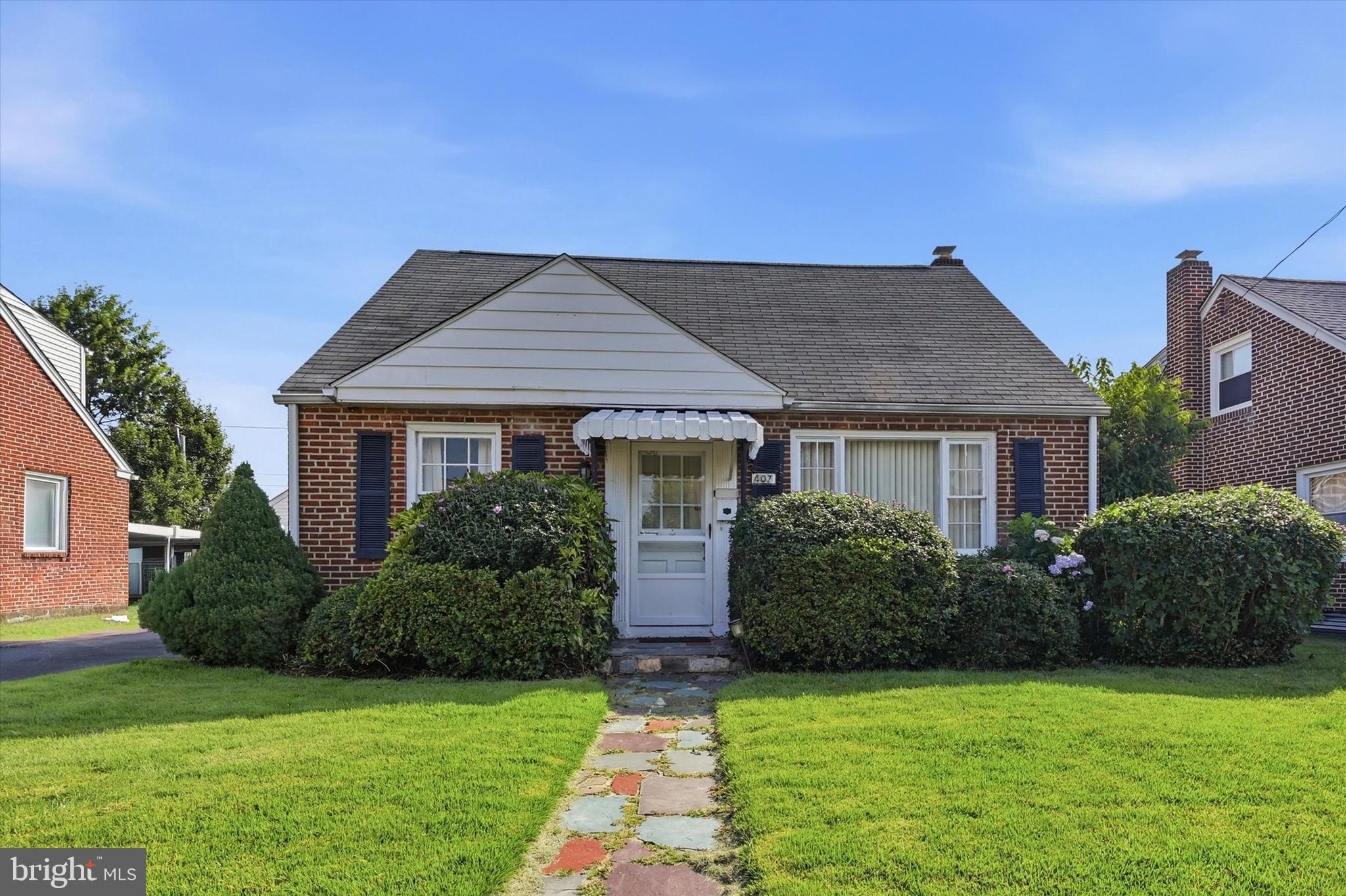 407 Buse Street