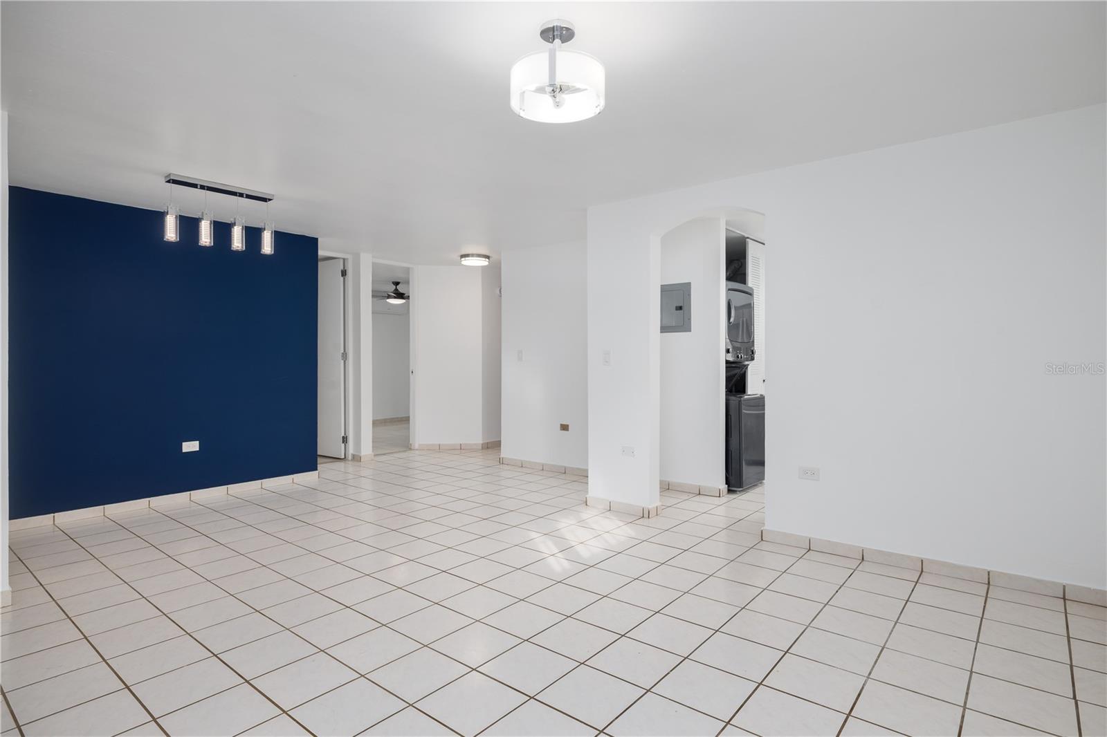 650 Calle Ceciliana 704