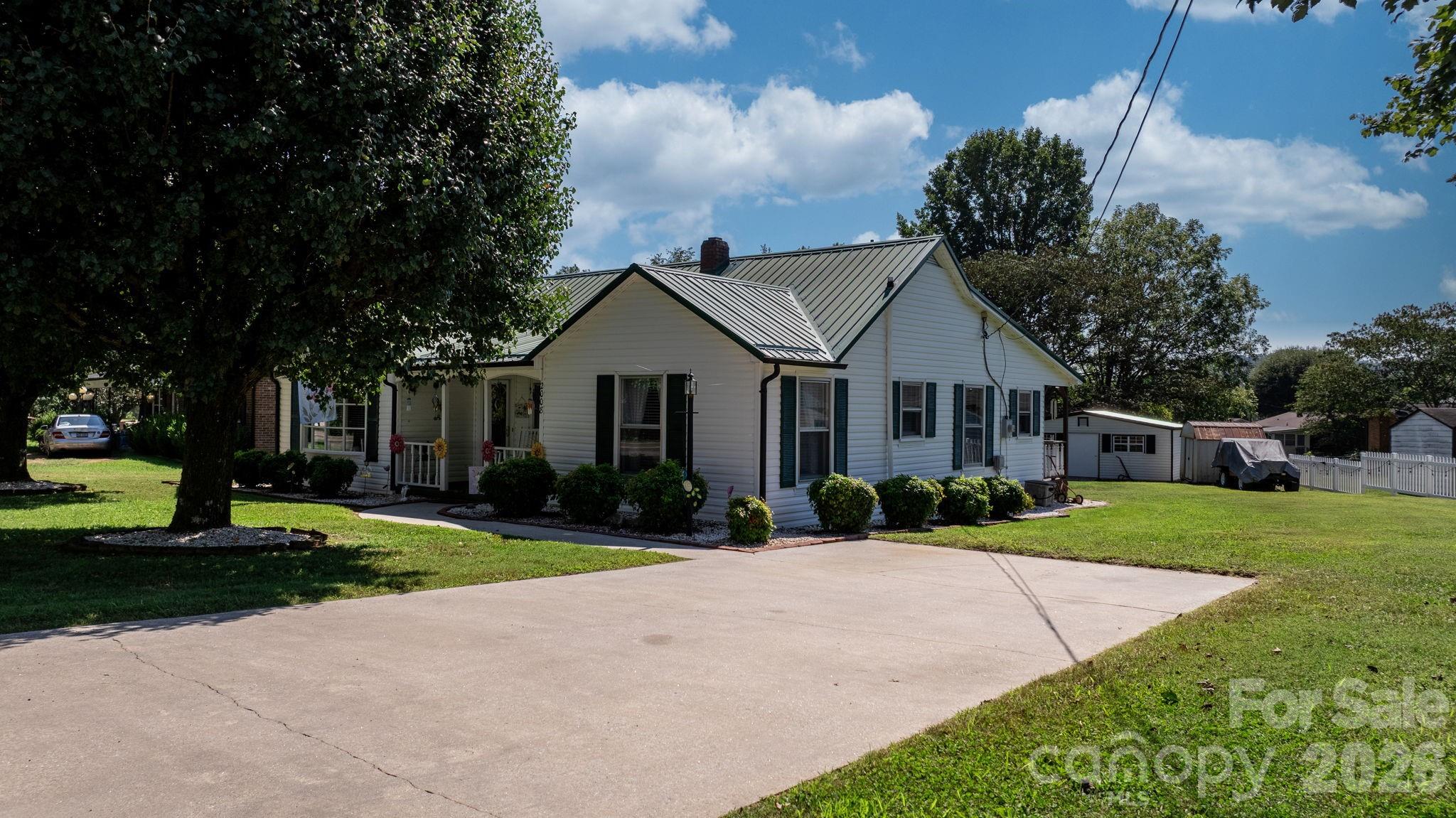 2008 Walt Arney Road