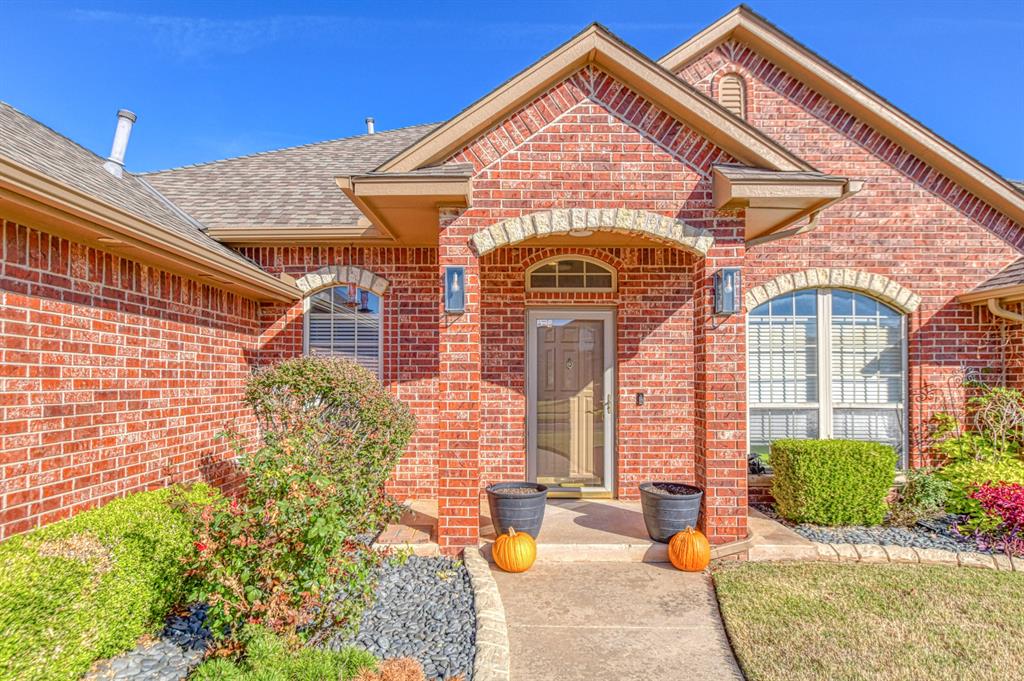 Expect to be impressed by this stunning 2,215 sq. ft. home located in the highly sought-after Vintage Farms addition.
This beautifully designed residence features three spacious bedrooms, two full bathrooms, and a versatile study or office that can serve as a fourth bedroom. The open-concept living and dining areas are centered around a gorgeous double-sided gas fireplace, creating a warm and inviting atmosphere.
The expansive kitchen offers plenty of room for cooking and entertaining, while the backyard oasis includes a sparkling swimming pool with a built-in water feature—perfect for relaxing or hosting guests.
Additional highlights include:
An oversized three-car garage with a convenient drive-through (pull-through) third bay—ideal for storing a trailer, boat, motorcycles, or lawn equipment.
An in-ground storm shelter for your family’s safety.
A full sprinkler system for easy lawn maintenance.
This home combines luxury, comfort, and practicality in one exceptional package. Don’t miss the opportunity to make it yours!