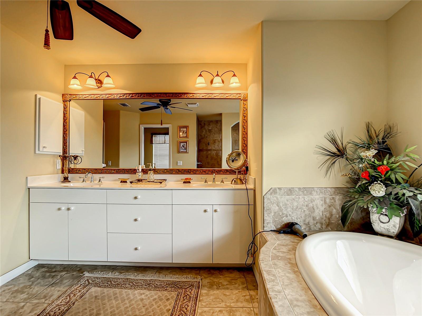 938 Boundary Boulevard