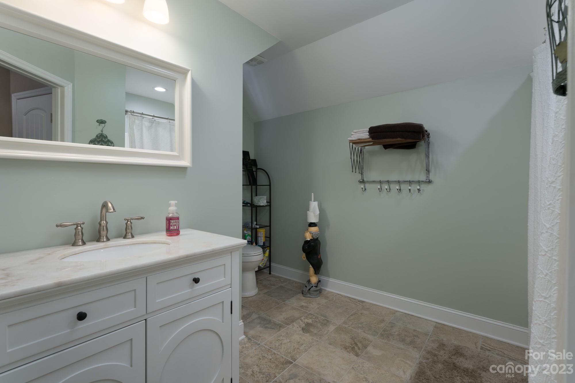1142 Island Creek Drive