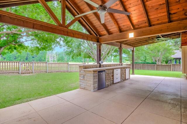 807 Rolling View Court