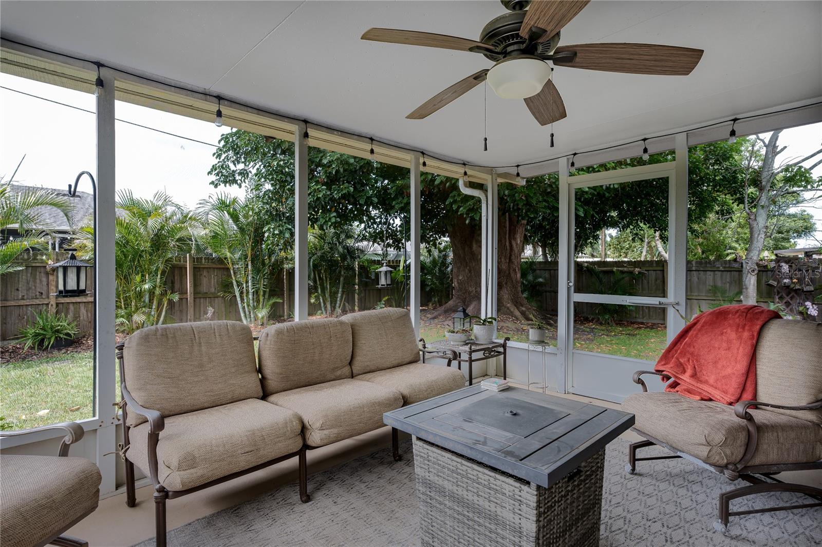 327 43rd Street Boulevard W