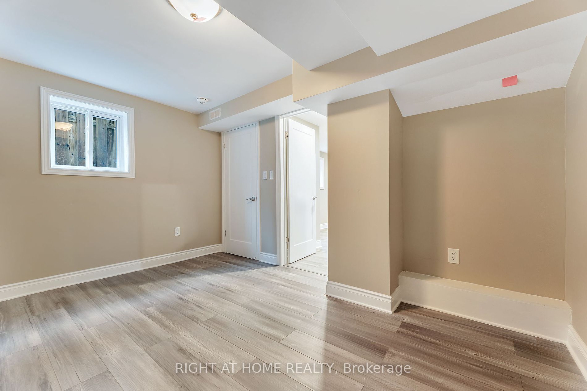 100 Cromwell Ave 4