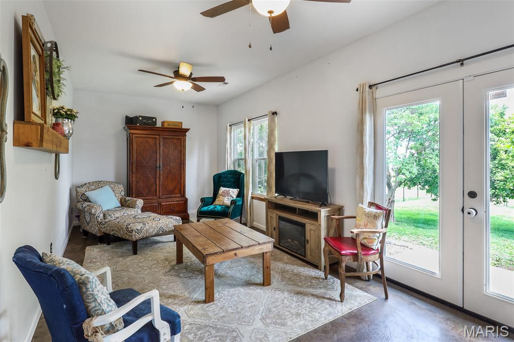 301 Ridgewood Court