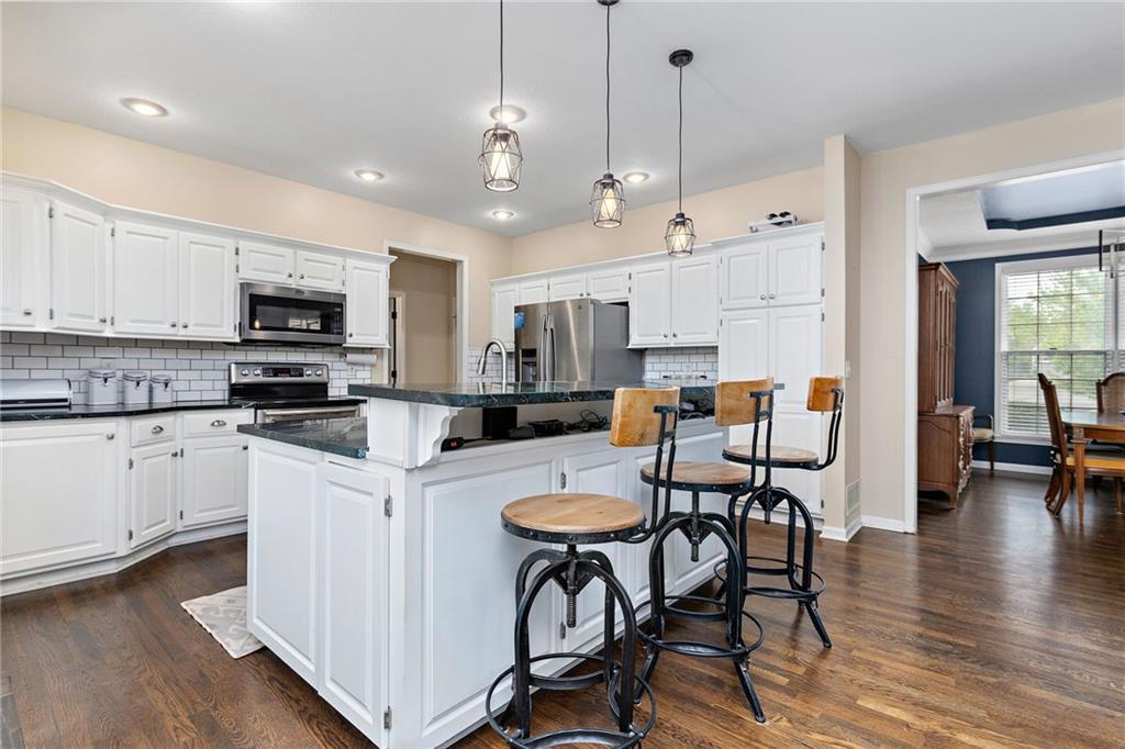 9407 W 124th Terrace