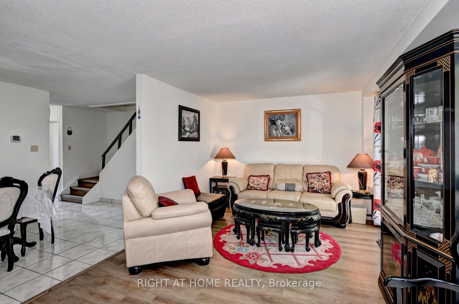 32 Mowat Blvd 60