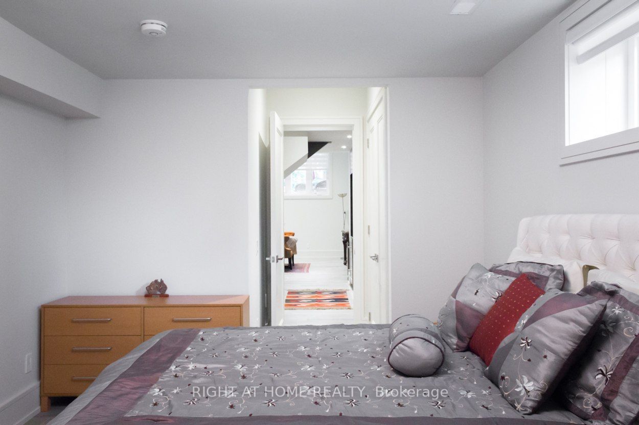 214 Patrica Ave Lower