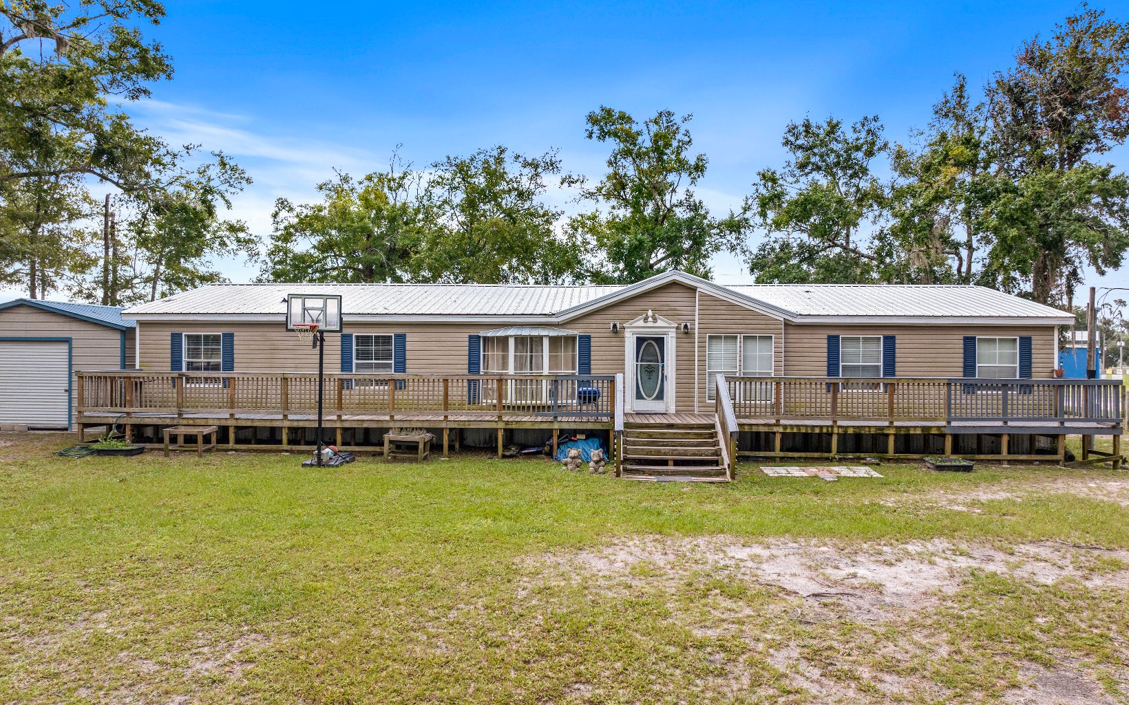 605 NE Governor Ave.