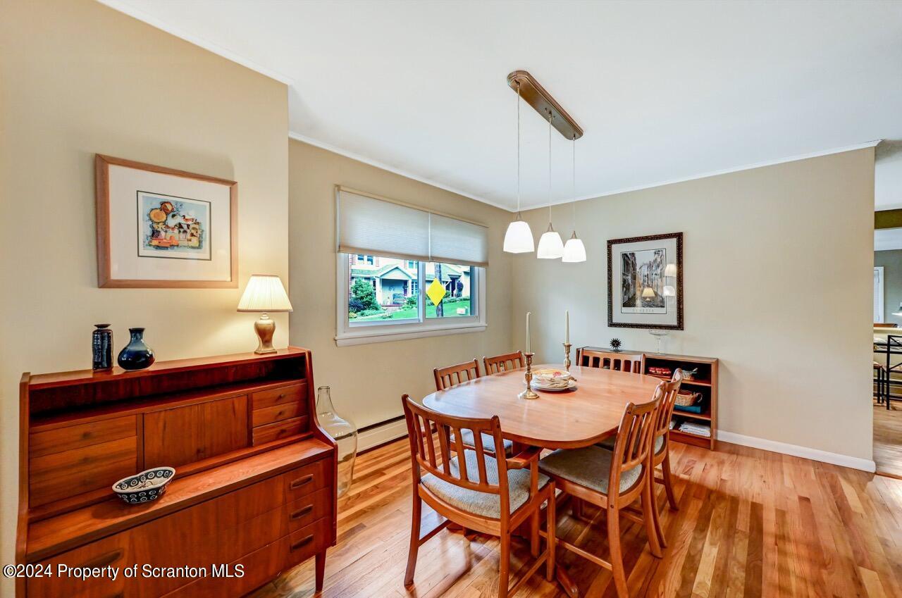 400 Montrose Avenue L113
