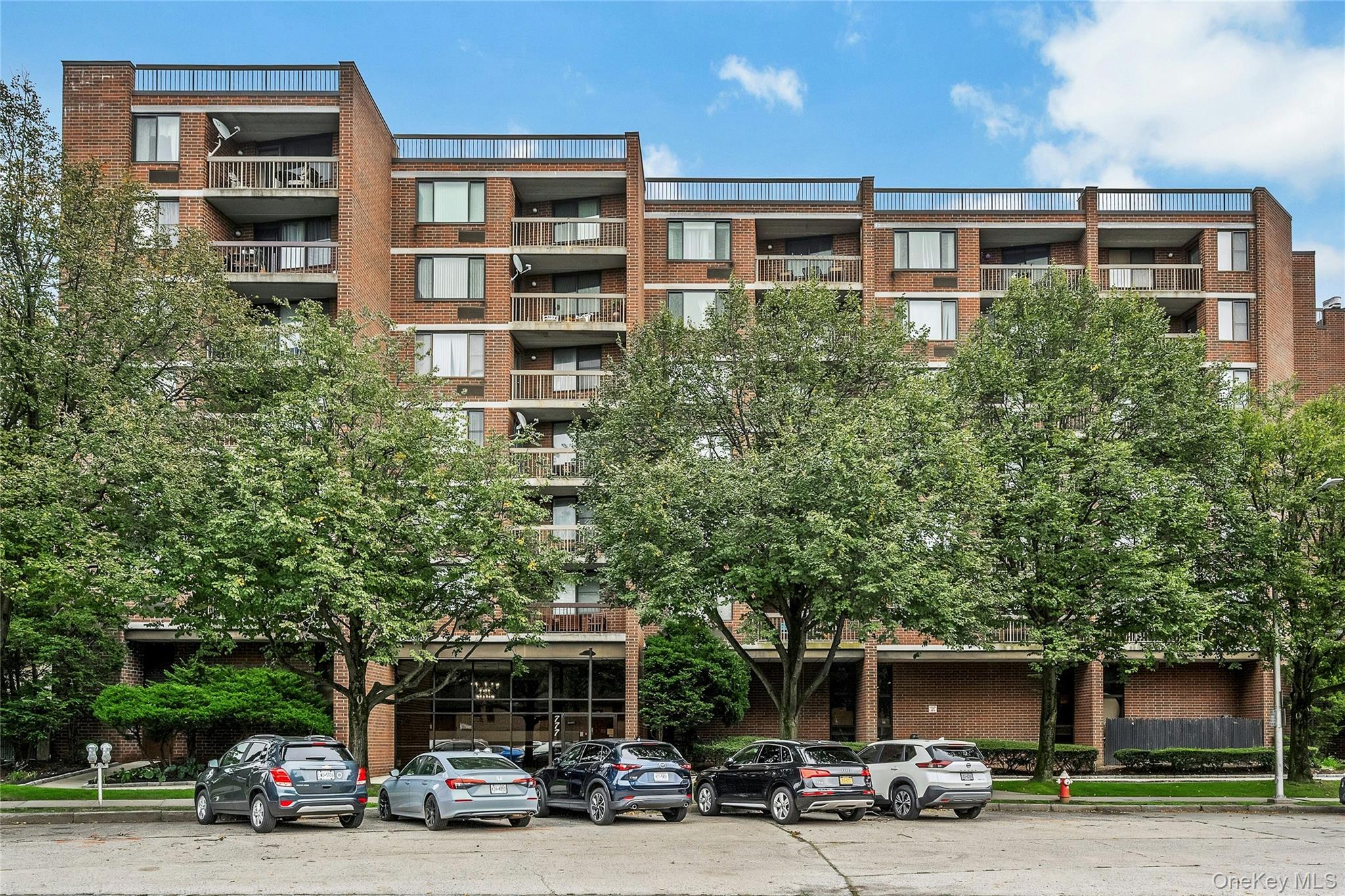 777 N Macquesten 305