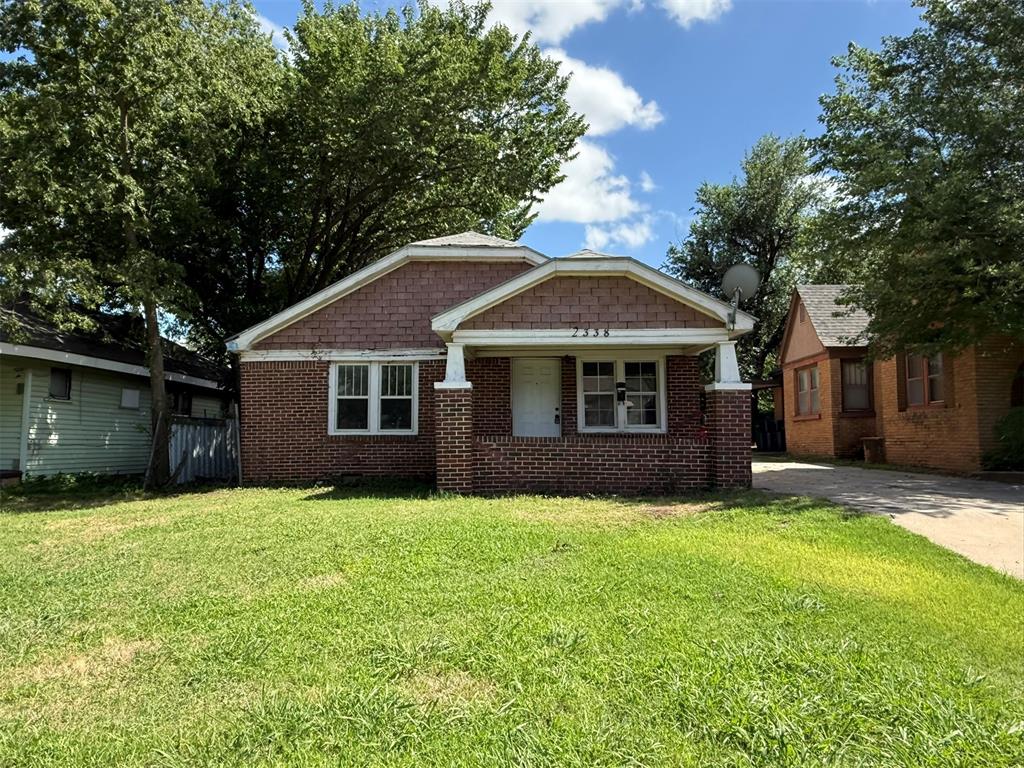 Investor or Handyman Special – Classic Bungalow Opportunity!

Don’t miss this excellent opportunity to bring new life to this charming 3 bedroom, 1 bathroom bungalow with 1,280 sq ft of potential! Perfect for investors or handy buyers looking for their next project, this home is ready for your vision and updates.

With its classic bungalow character and a spacious layout, this property has great bones and endless possibilities. Whether you’re looking to renovate and flip or build long-term rental income, this one is worth a look.

Cash only – sold strictly as-is. No repairs will be made. Come make it yours and unlock the value!