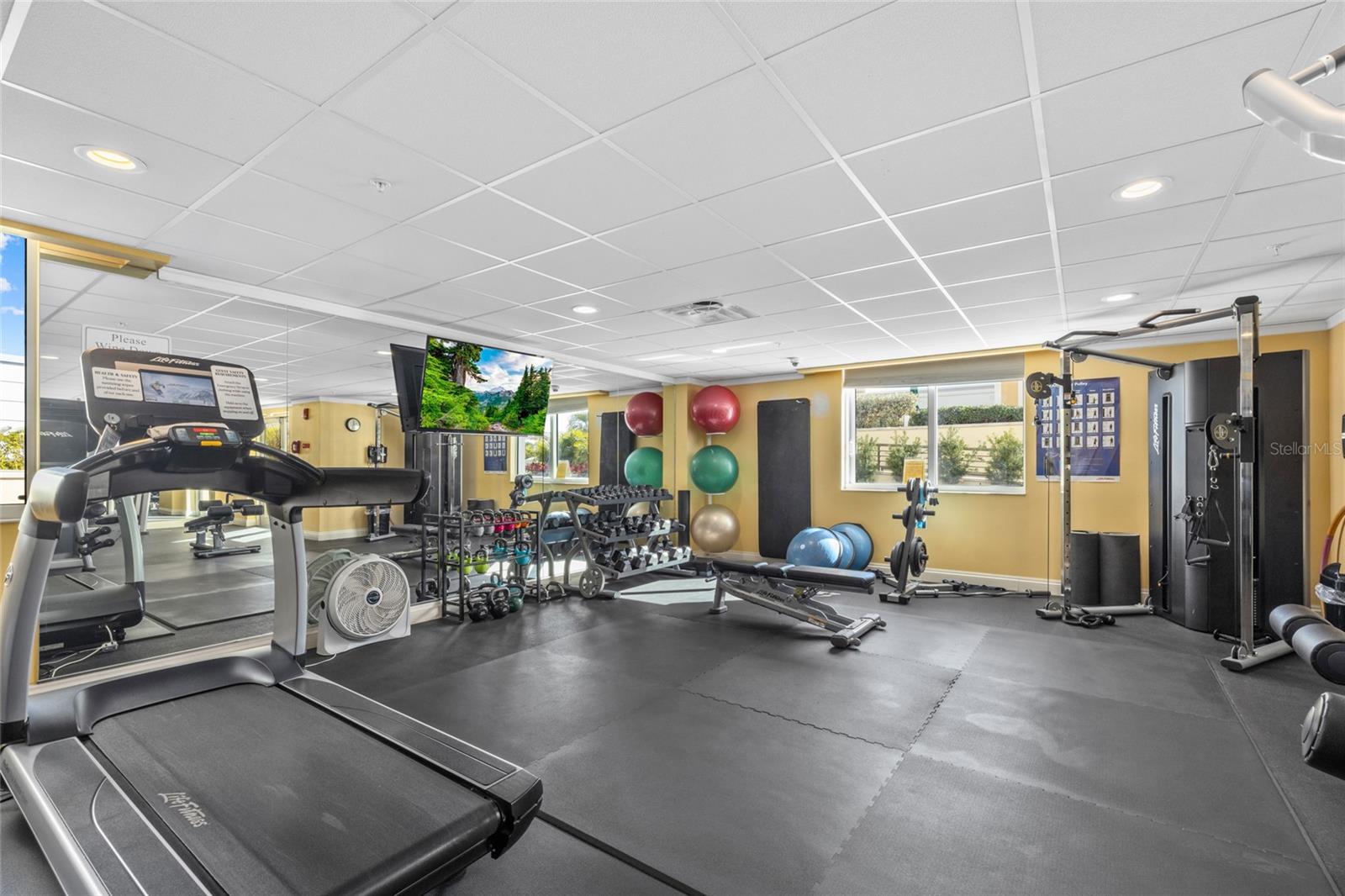 800 N Tamiami Trail 611